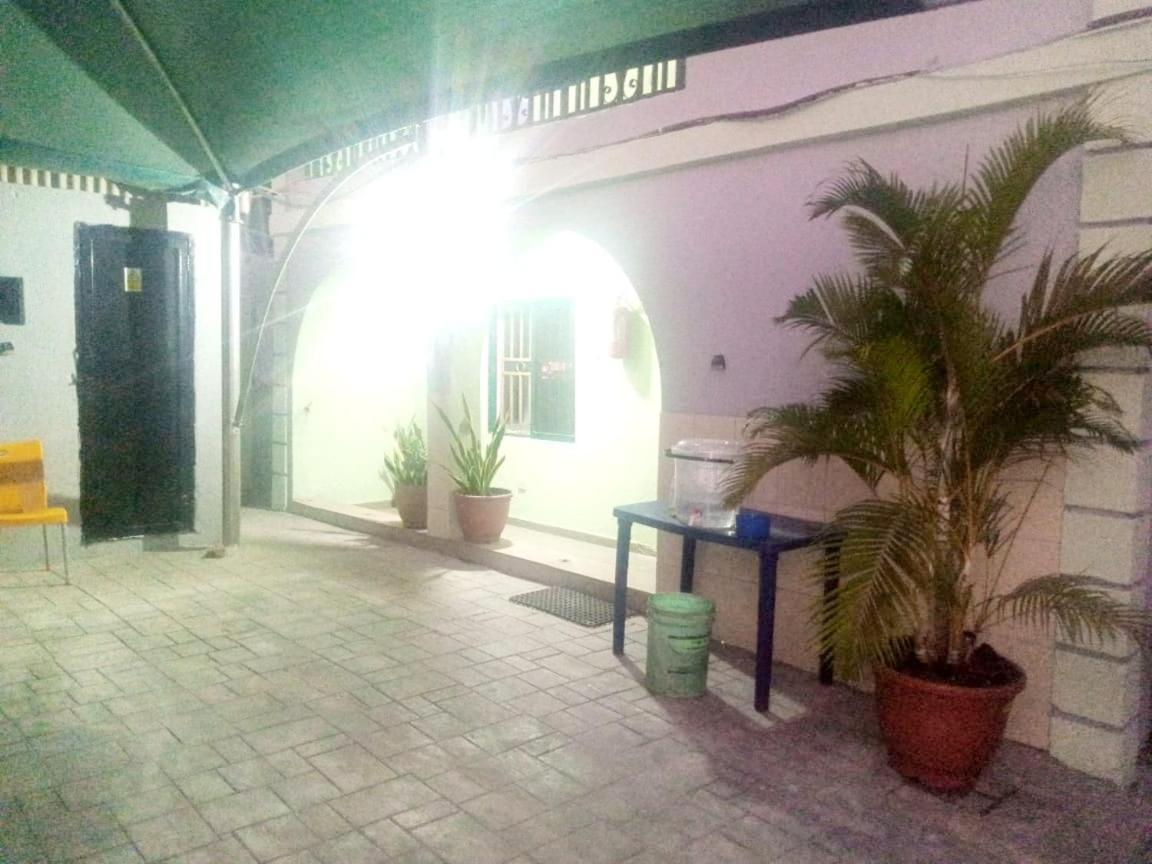 Staycation Suites And Apartment Lagos Ngoại thất bức ảnh