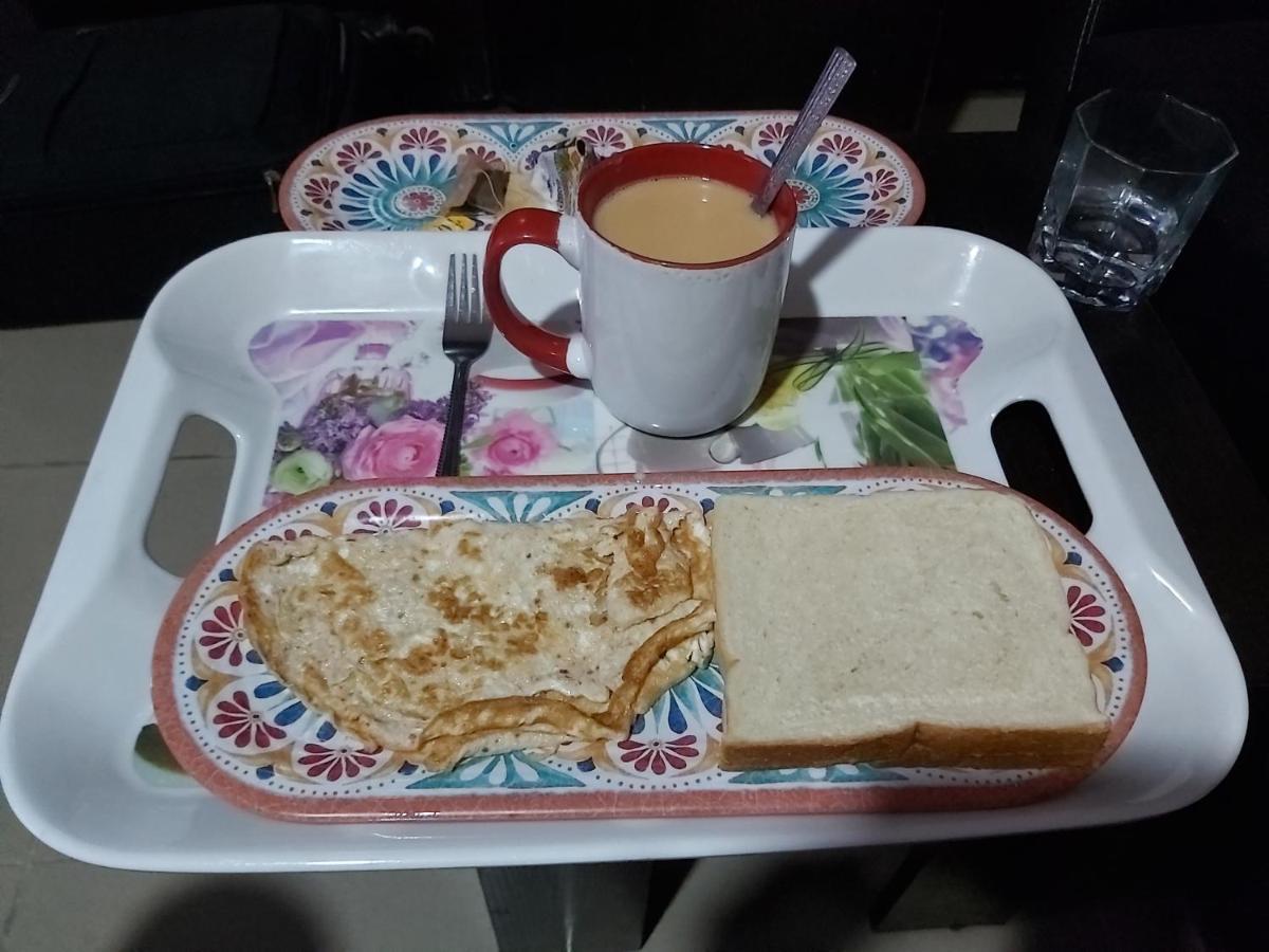 Staycation Suites And Apartment Lagos Ngoại thất bức ảnh